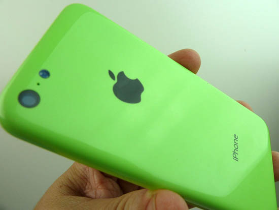 iPhone 5C зеленого цвета. Фото